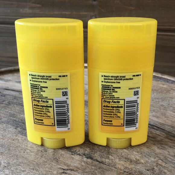 (2) Neutrogena Beach Defense Kids SPF 60+ Sunscreen Stick 1.5 oz each - Exp 9/26 - Picture 4 of 6